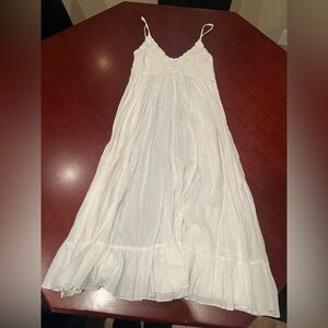 Monoreno White Crochet Maxi Dress